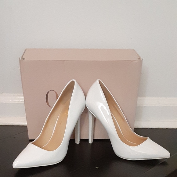 Heels - Picture 2 of 4